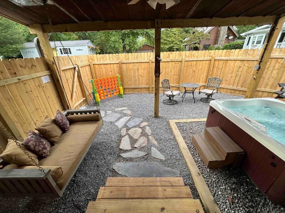 Blissful Nook Tiny Home ~ Cozy Retreat W/ Hot Tub; Near Town And Deep Creek Bryson City Exterior photo