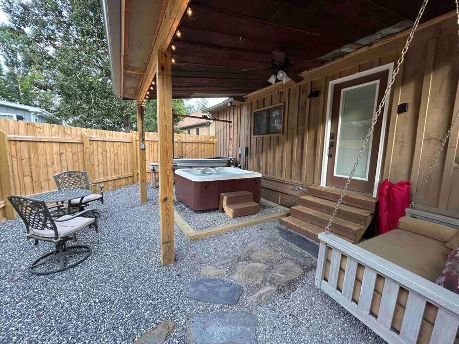 Blissful Nook Tiny Home ~ Cozy Retreat W/ Hot Tub; Near Town And Deep Creek Bryson City Exterior photo