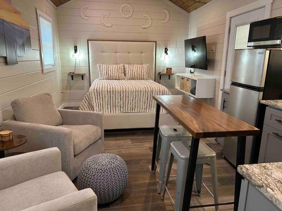 Blissful Nook Tiny Home ~ Cozy Retreat W/ Hot Tub; Near Town And Deep Creek Bryson City Exterior photo