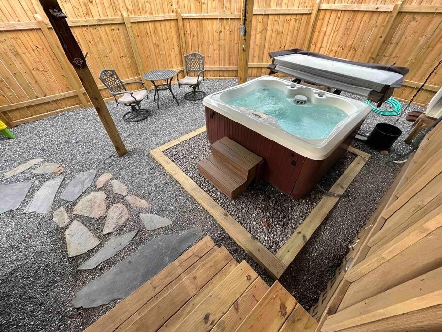 Blissful Nook Tiny Home ~ Cozy Retreat W/ Hot Tub; Near Town And Deep Creek Bryson City Exterior photo