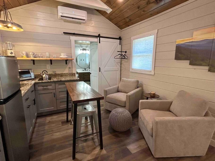 Blissful Nook Tiny Home ~ Cozy Retreat W/ Hot Tub; Near Town And Deep Creek Bryson City Exterior photo