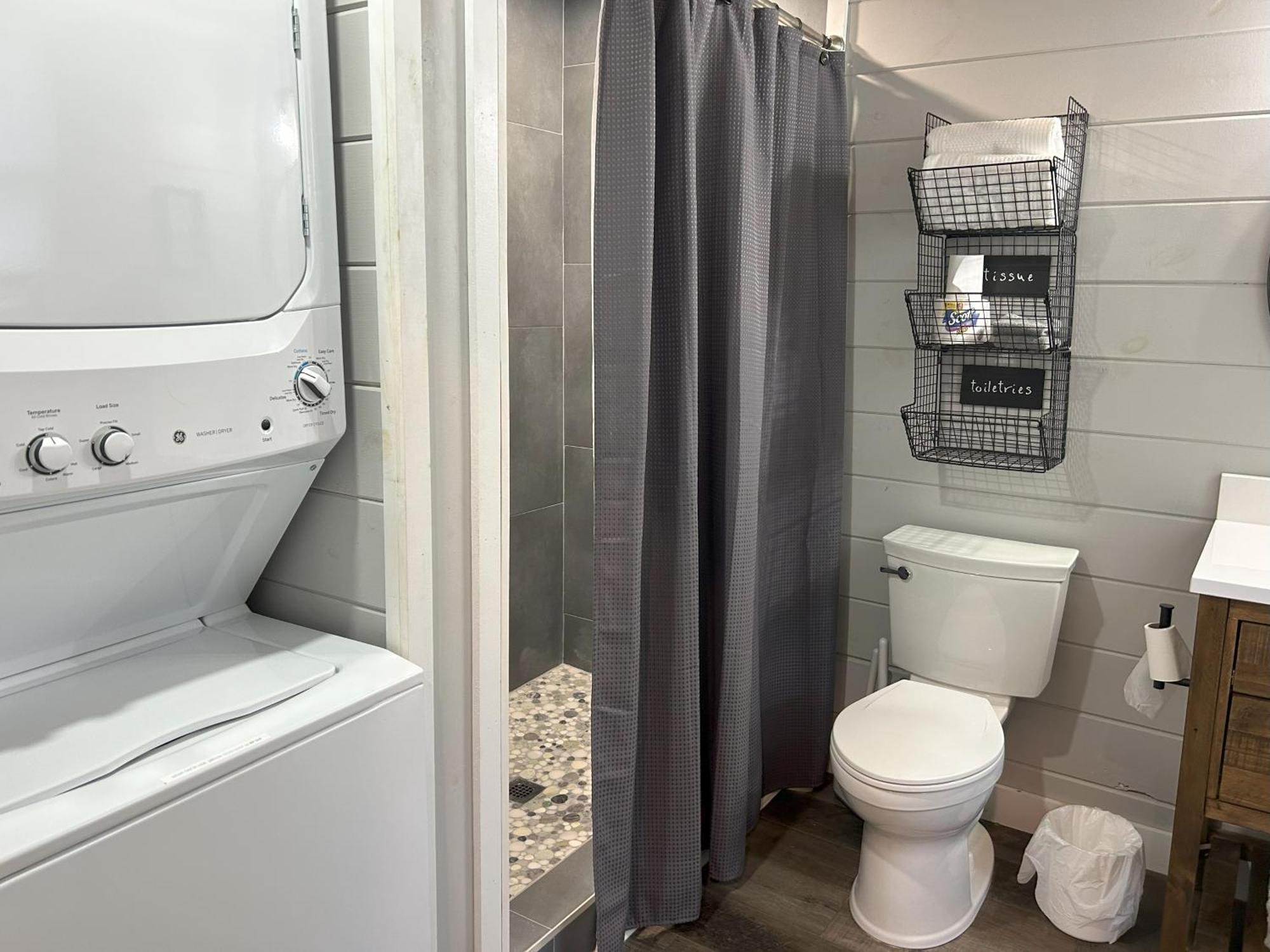 Blissful Nook Tiny Home ~ Cozy Retreat W/ Hot Tub; Near Town And Deep Creek Bryson City Exterior photo